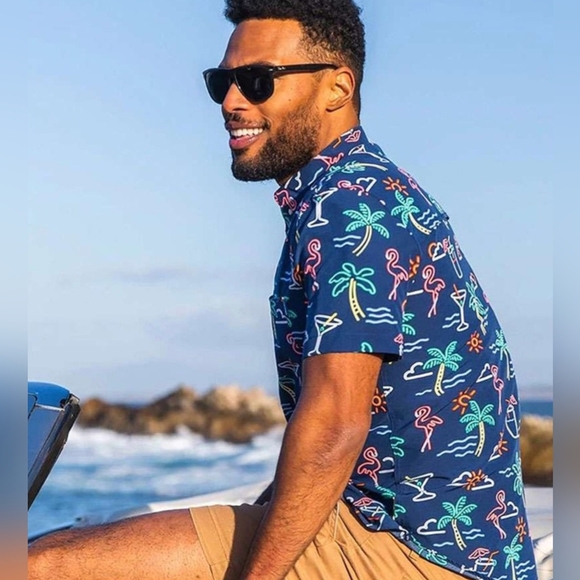 Chubbies One Man Wolf Pack Friday Shirt Size Small Stretch Packable - Picture 1 of 8